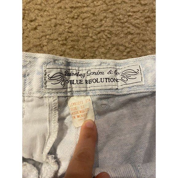 Vintage Unionbay Distressed Acid Wash Blue Denim Jean Shorts Size 31 8” Inseam - Picture 7 of 10